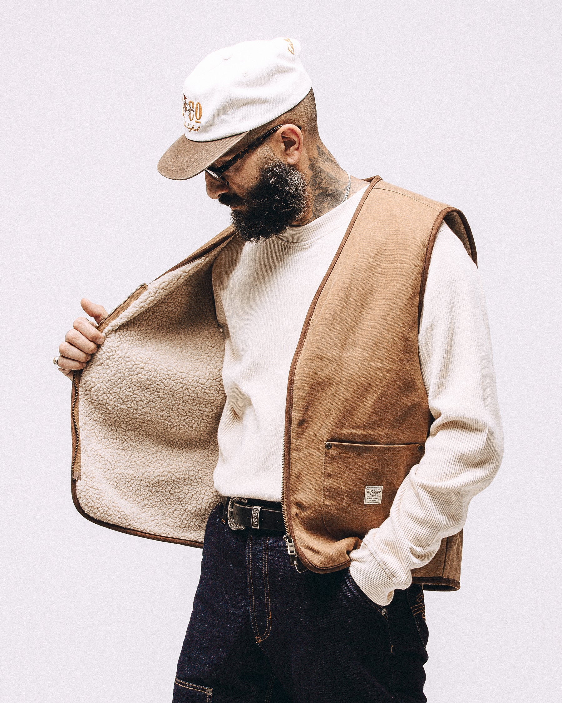 Wayfinder Sherpa Lined Waxed Vest - Tan