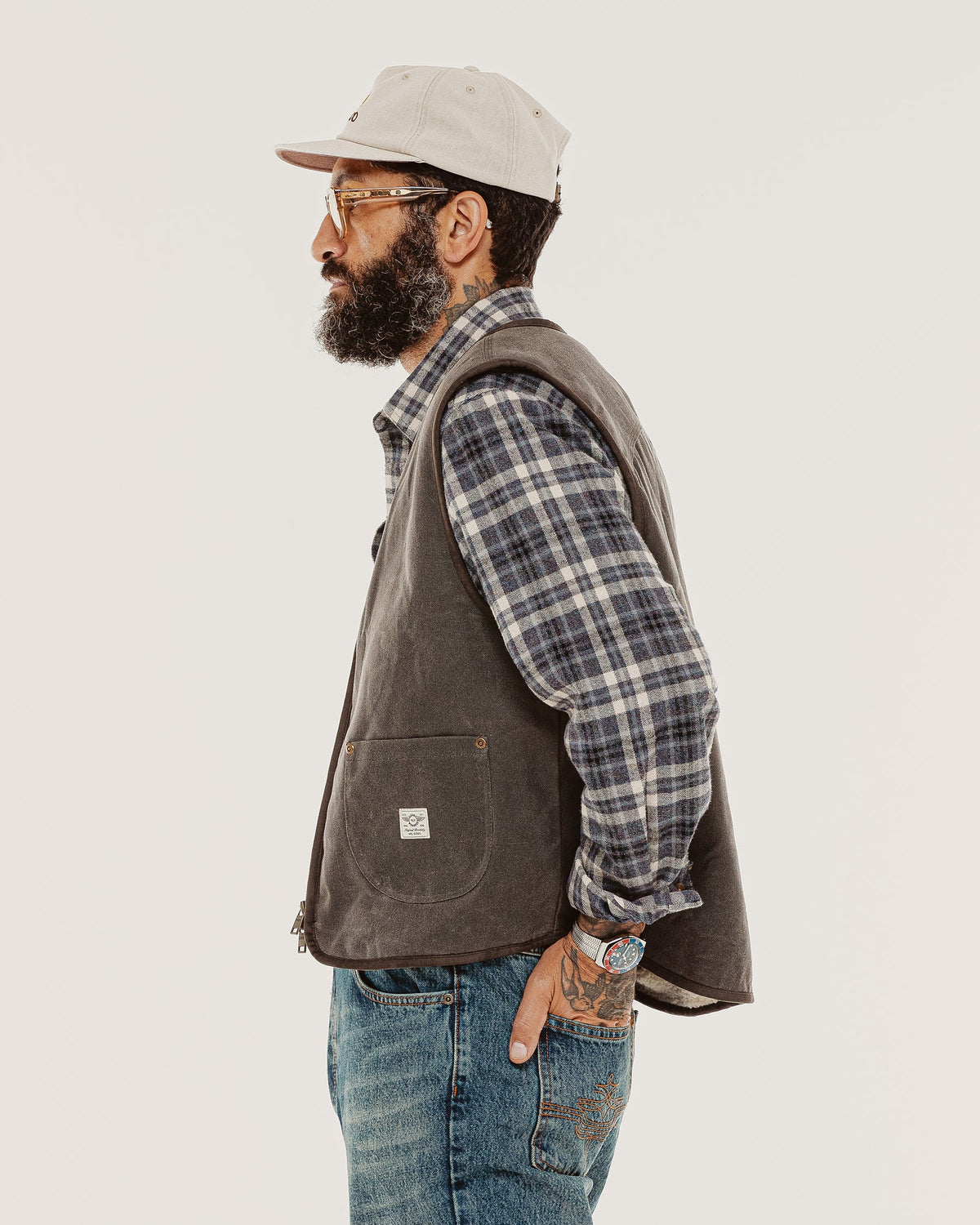 Wayfinder Sherpa Lined Waxed Vest - Charcoal