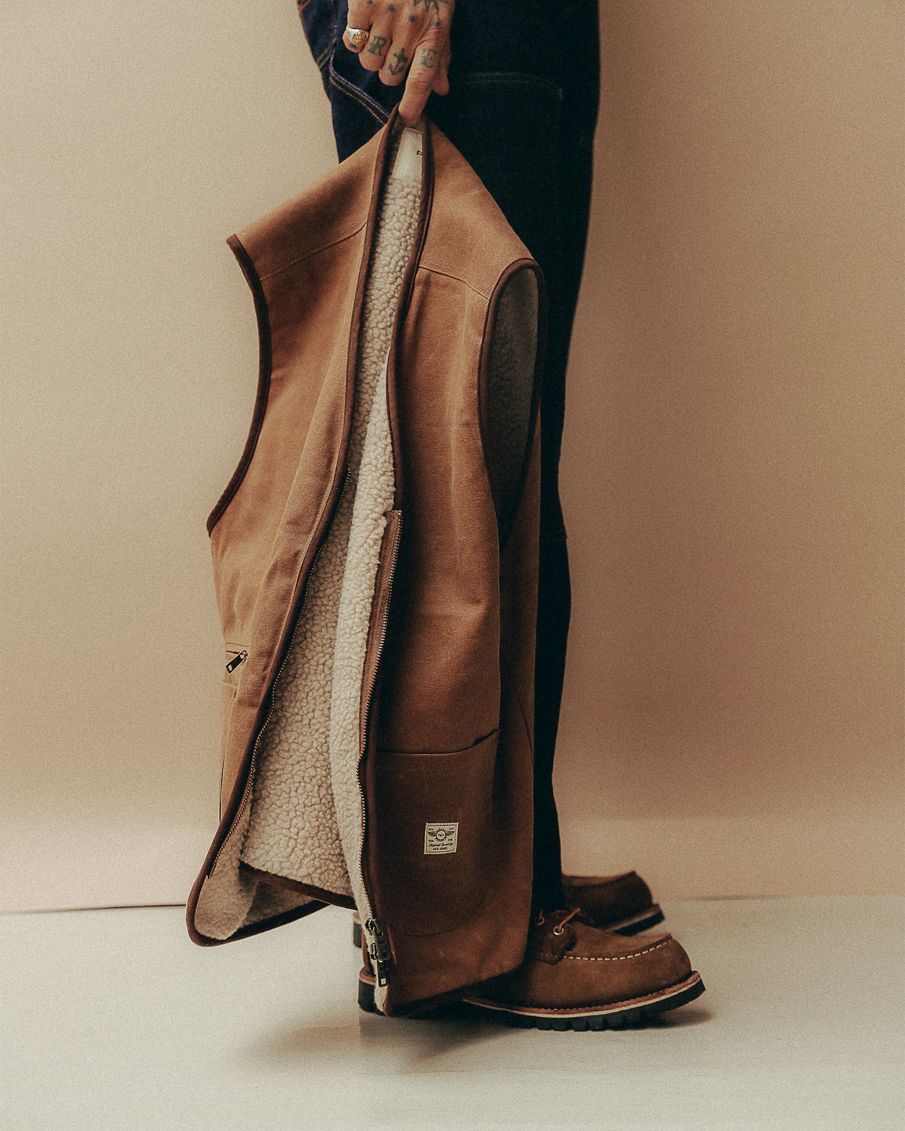 Wayfinder Sherpa Lined Waxed Vest - Tan