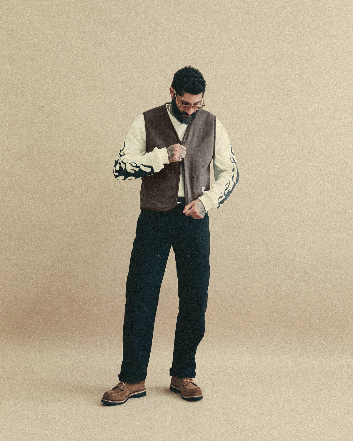 Wayfinder Sherpa Lined Waxed Vest - Charcoal