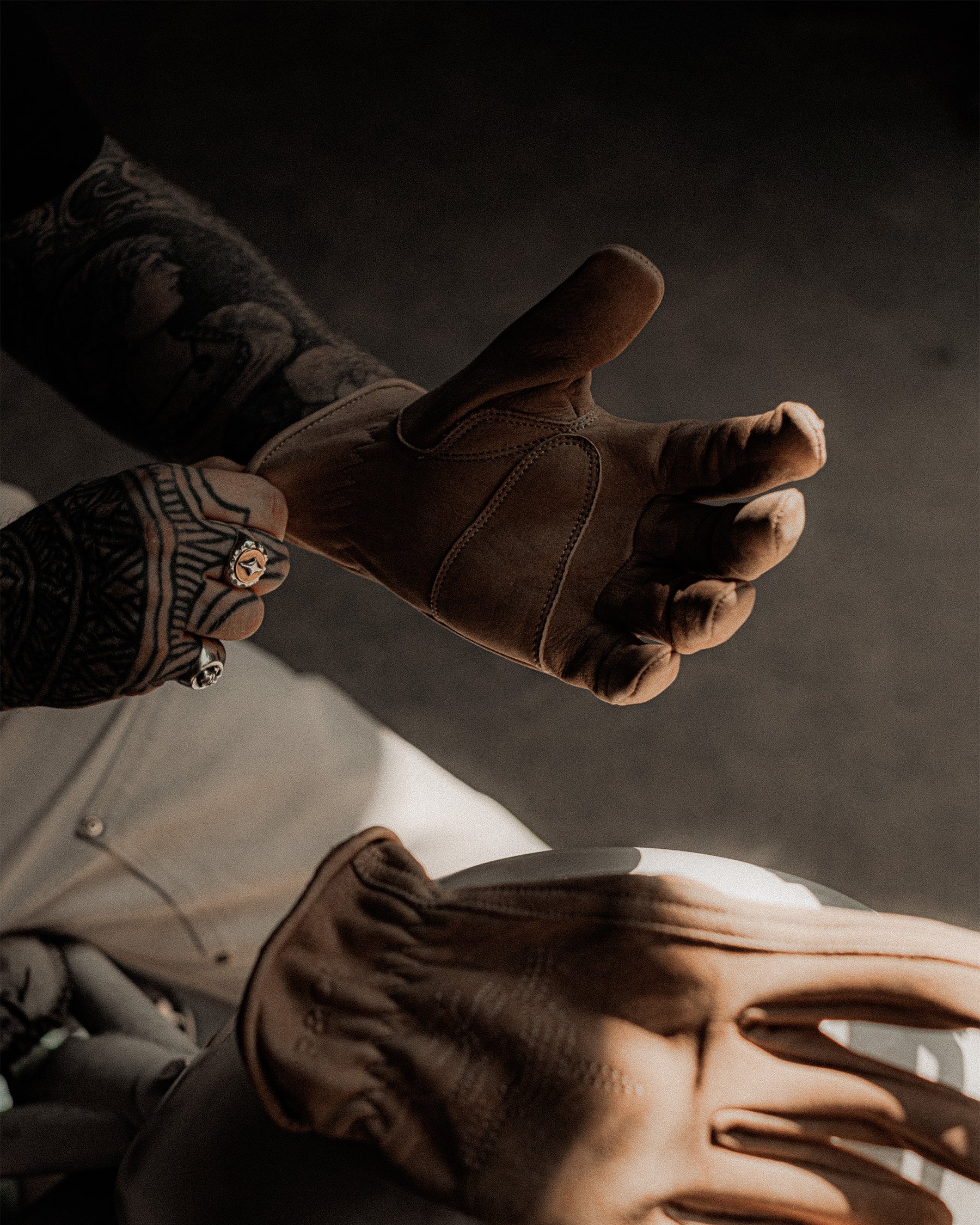 Colter Suede Riding Gloves - Tan