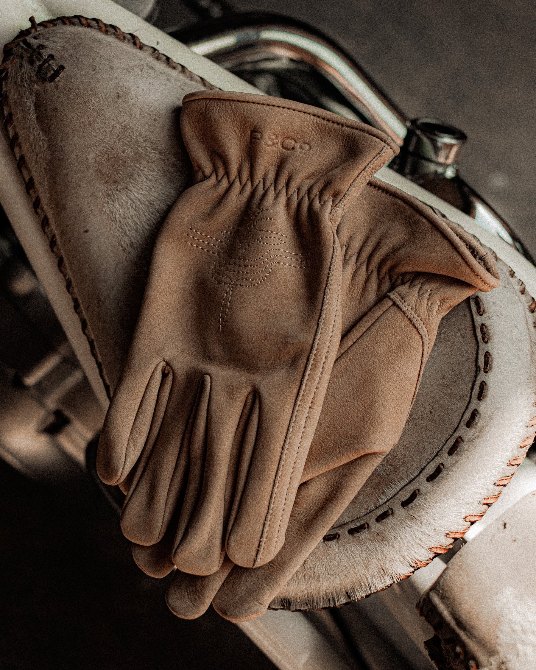 Colter Suede Riding Gloves - Tan