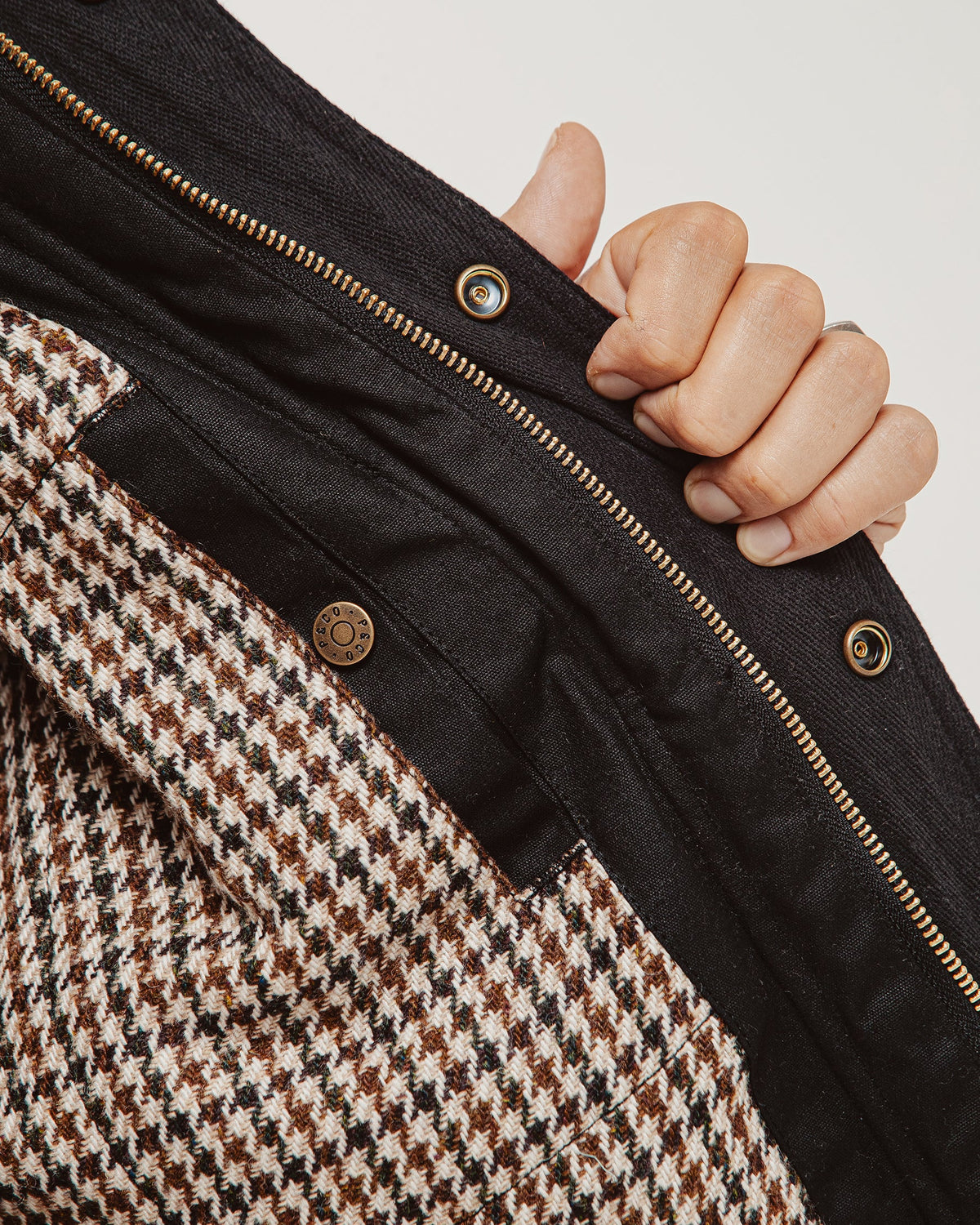 Roamer Waxed Jacket - Black