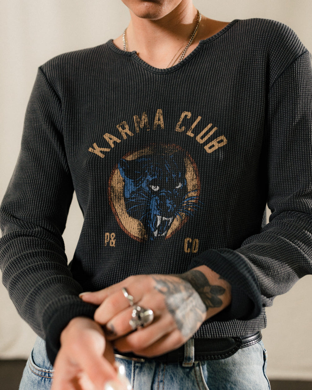 Karma Club 2.0 Waffle Henley - Acid Wash